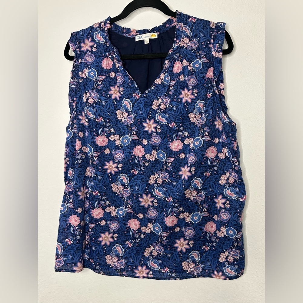 C&C California Blue and Pink Floral Sleeveless Top Size XL